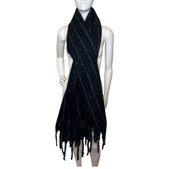 Steve Madden Women's Multicolor Winter Scarf with Fringe Detailing NWT - Picture 1 of 10